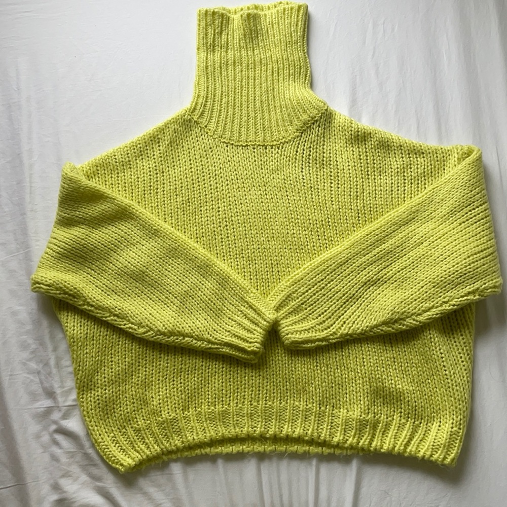 H&M neon yellow turtleneck sweater M